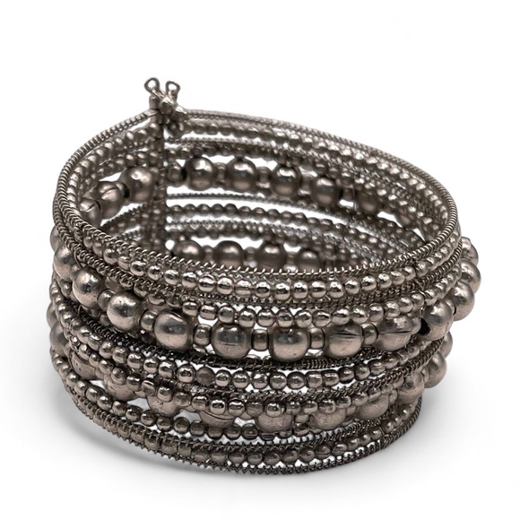 ❤️ Silver Beaded Boho Wire Cuff Bracelet - Picture 1 of 5